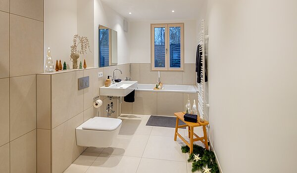 Terrassenwohnung 部屋数 3 部屋 | München-Harlaching | 70371 | Großes Bad mit...