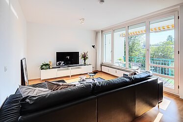 Oberföhring：南西向きのロッジア付き広々とした 3 部屋アパート - 空室あり