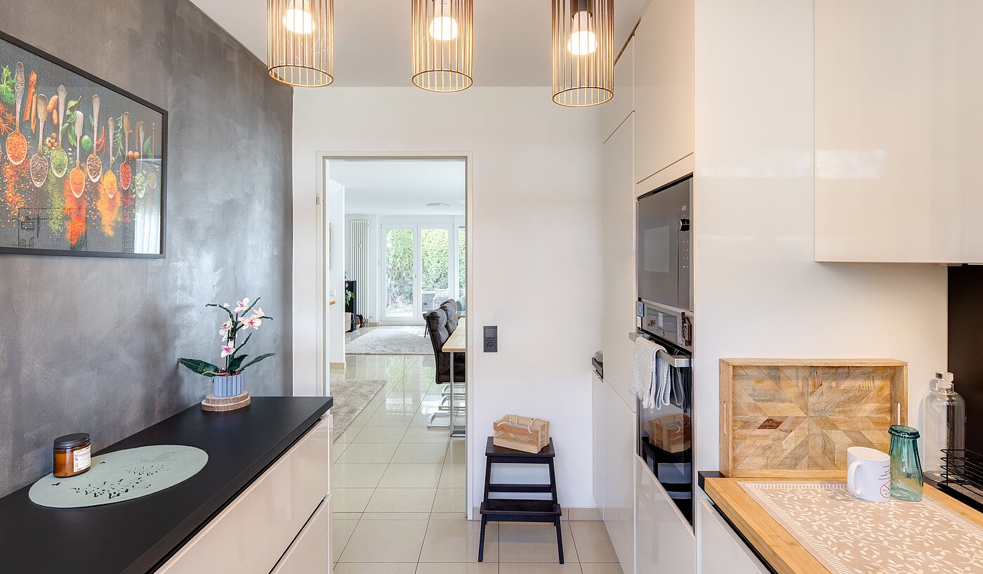 セミ・デタッチド・ハウス（一戸建てを二つに分けた家屋） 部屋数 5 部屋 | Unterföhring | 70119 | Blick zum Wohnen