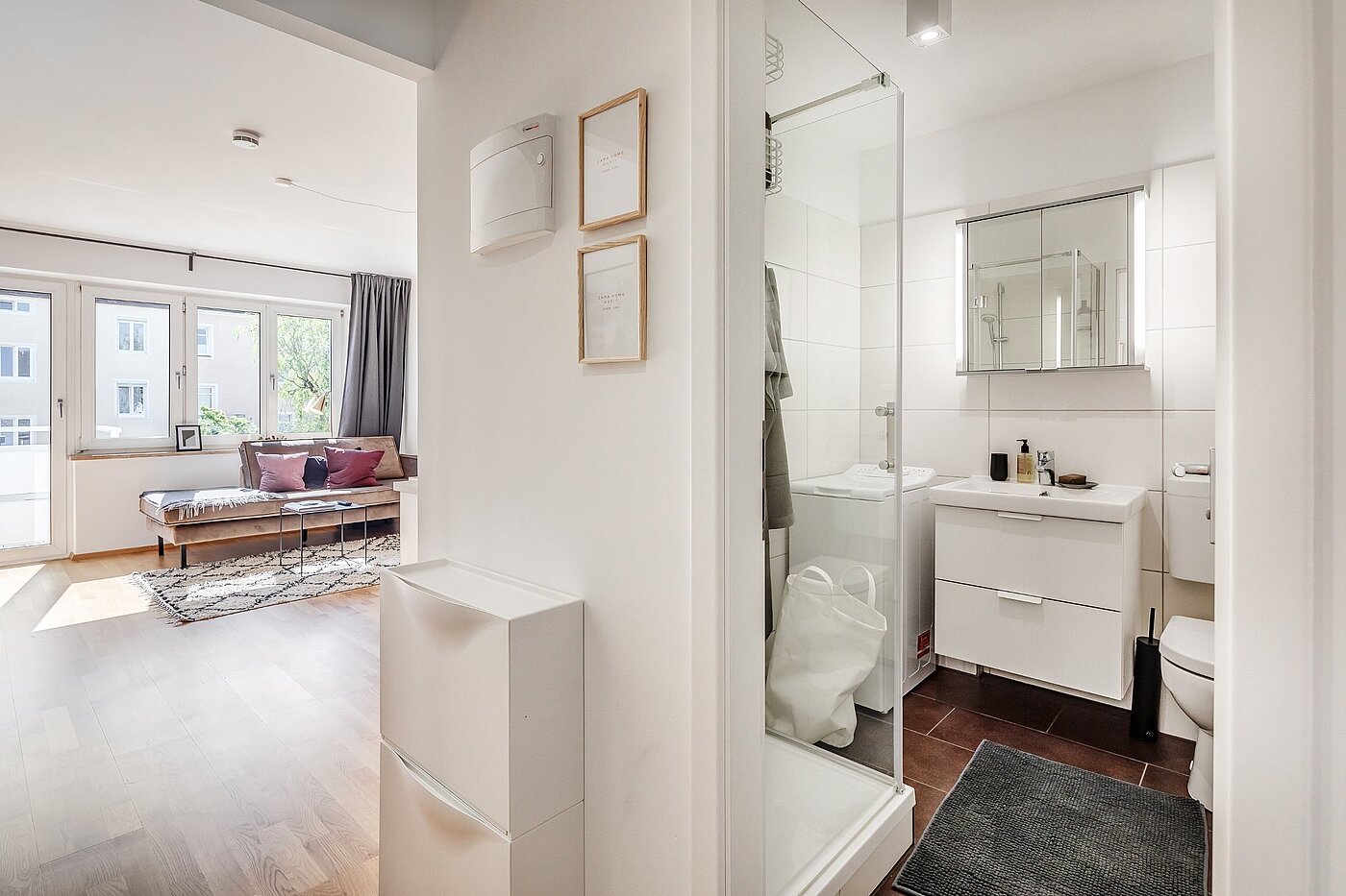 フラット 部屋数 1 部屋 | München-Neuhausen | 2010ML6 | Zugang zum Badezimmer