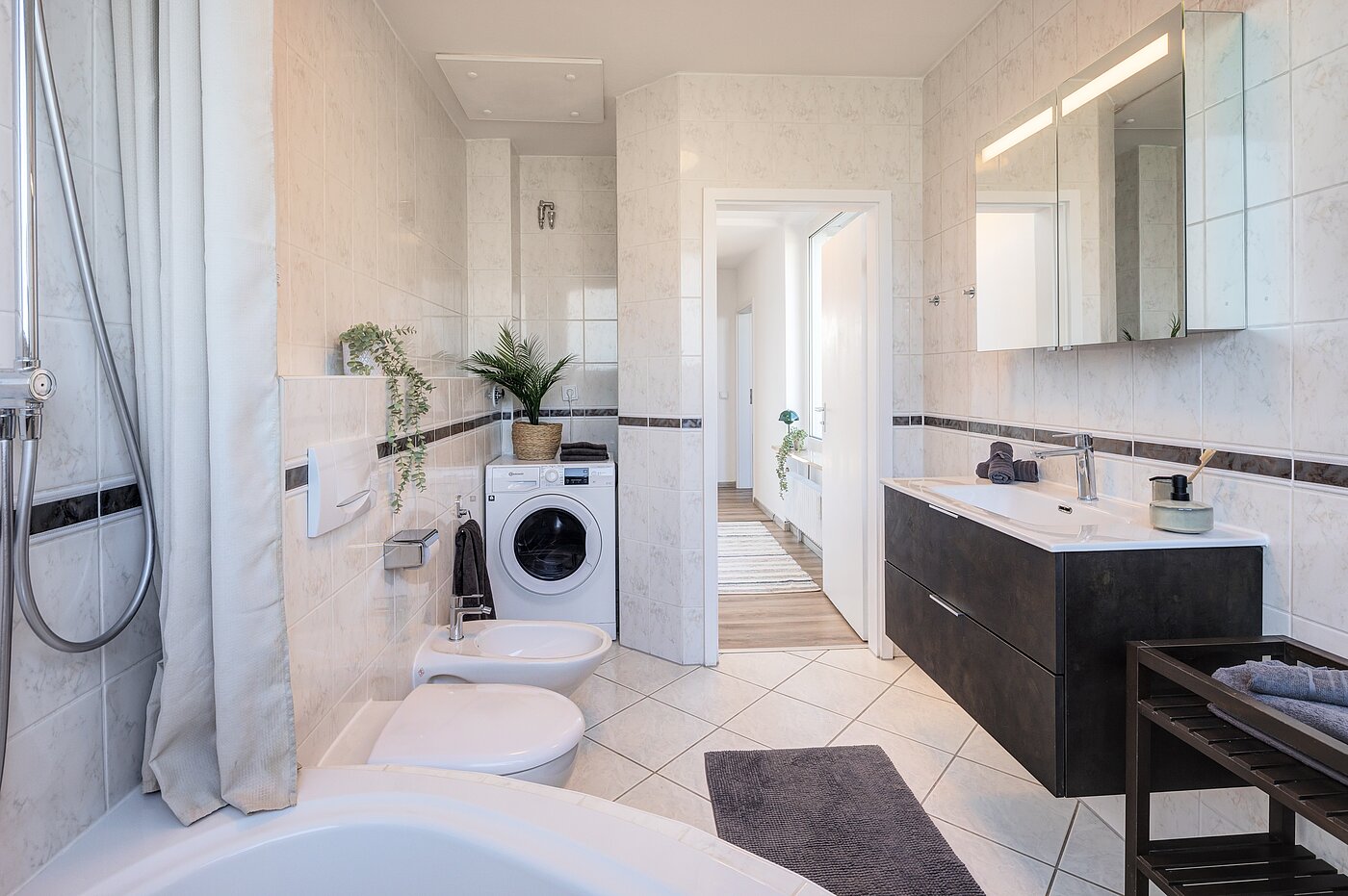Terrassenwohnung 部屋数 3.5 部屋 | München-Berg am Laim | 70451 | inkl. Waschmaschinenanschluss