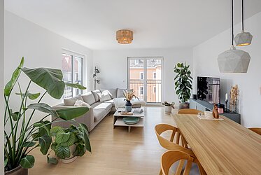 Ludwigsvorstadt：広々として明るい3LDKのマンション。南向きのロッジアと西向きのバルコニー付き、5階