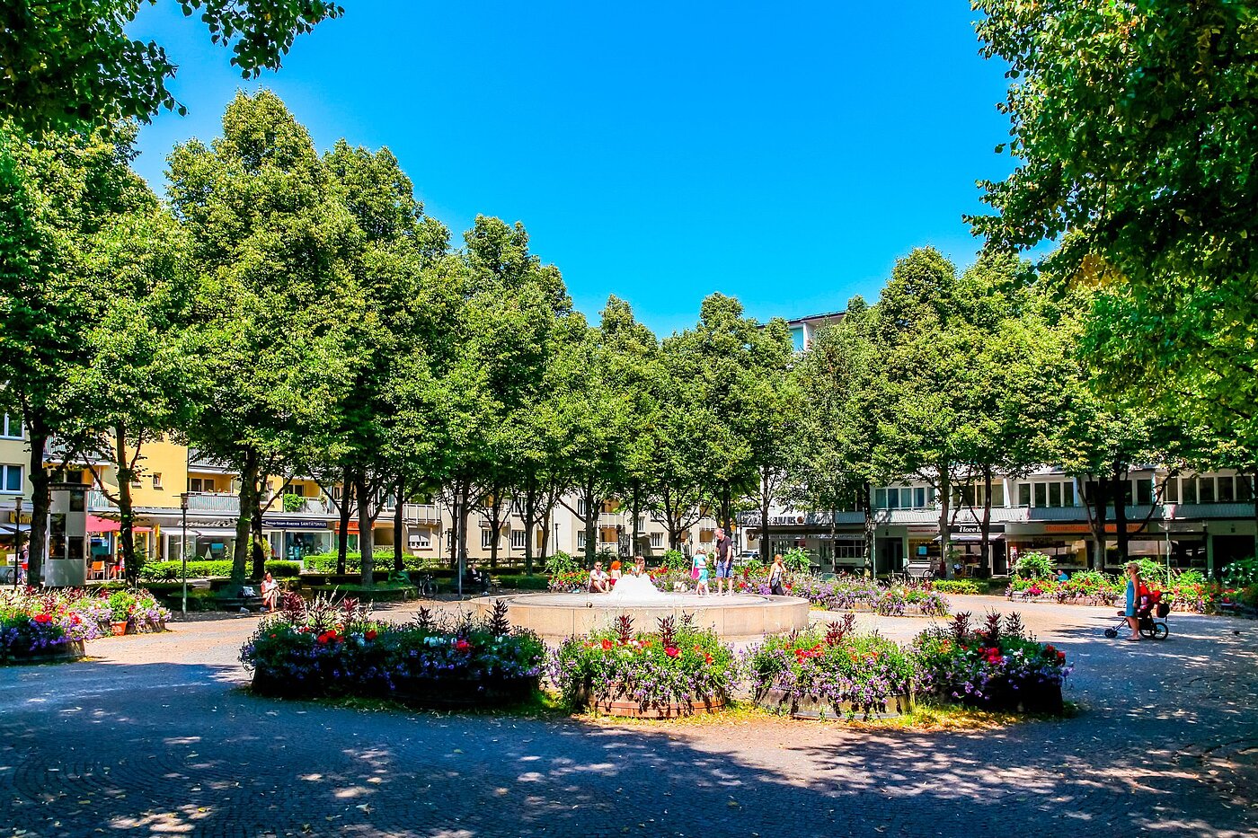 フラット 部屋数 1.5 部屋 | München-Schwabing | 2011ML3 | Hohenzollernplatz im Sommer