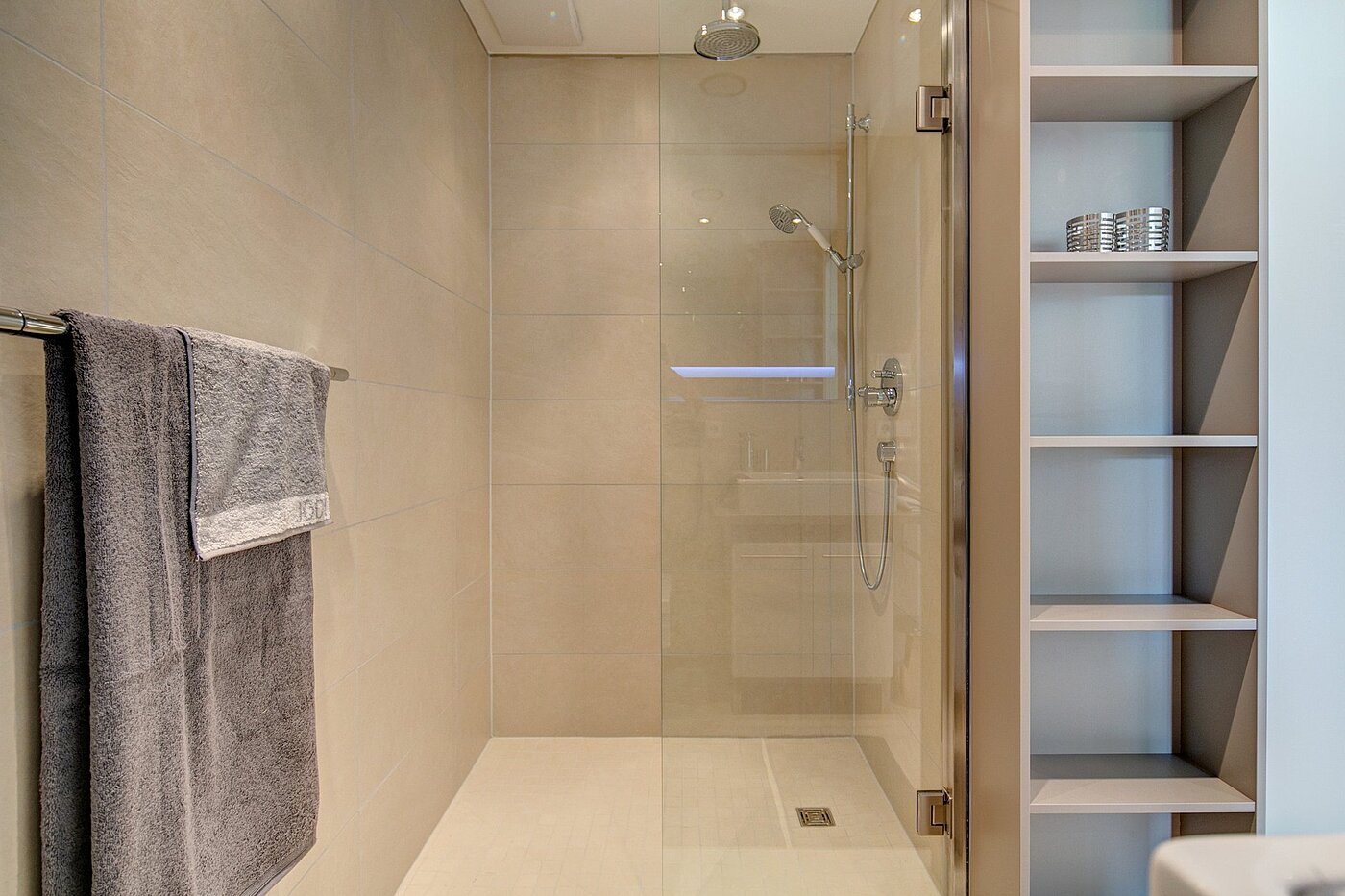 フラット 部屋数 1 部屋 | München-Bogenhausen | 1807ML5 | ...und bodengleicher Dusche