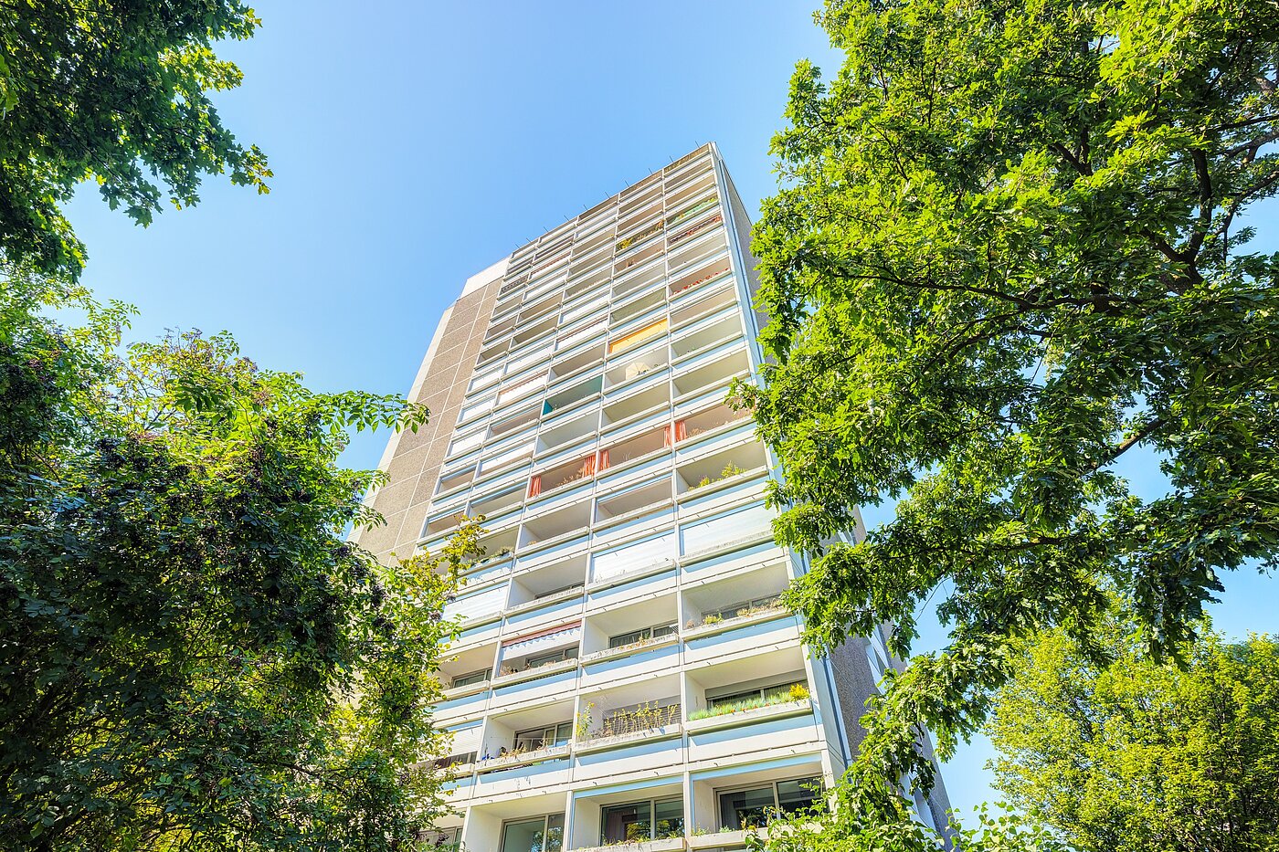 フラット 部屋数 3 部屋 | München-Bogenhausen | 70261 | Gepflegte Fassade