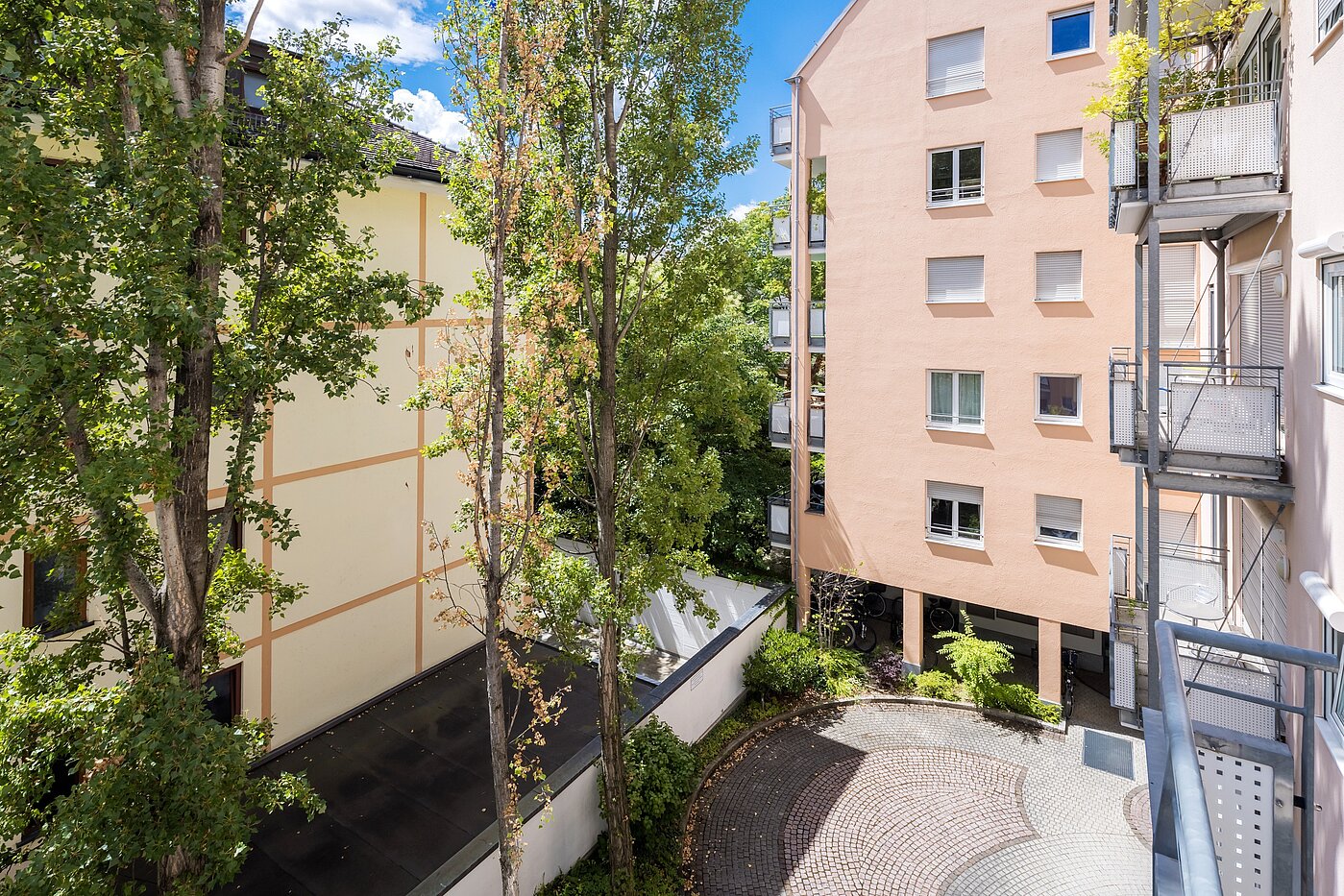 フラット 部屋数 1 部屋 | München-Maxvorstadt | 2206ML5 | ...begrünten Innenhof