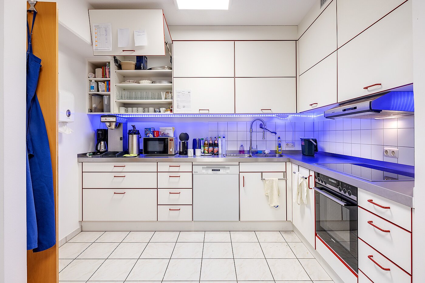 Büro 部屋数 9 部屋 | Weilheim in Oberbayern | 2108ML44 | Großzügige Küche