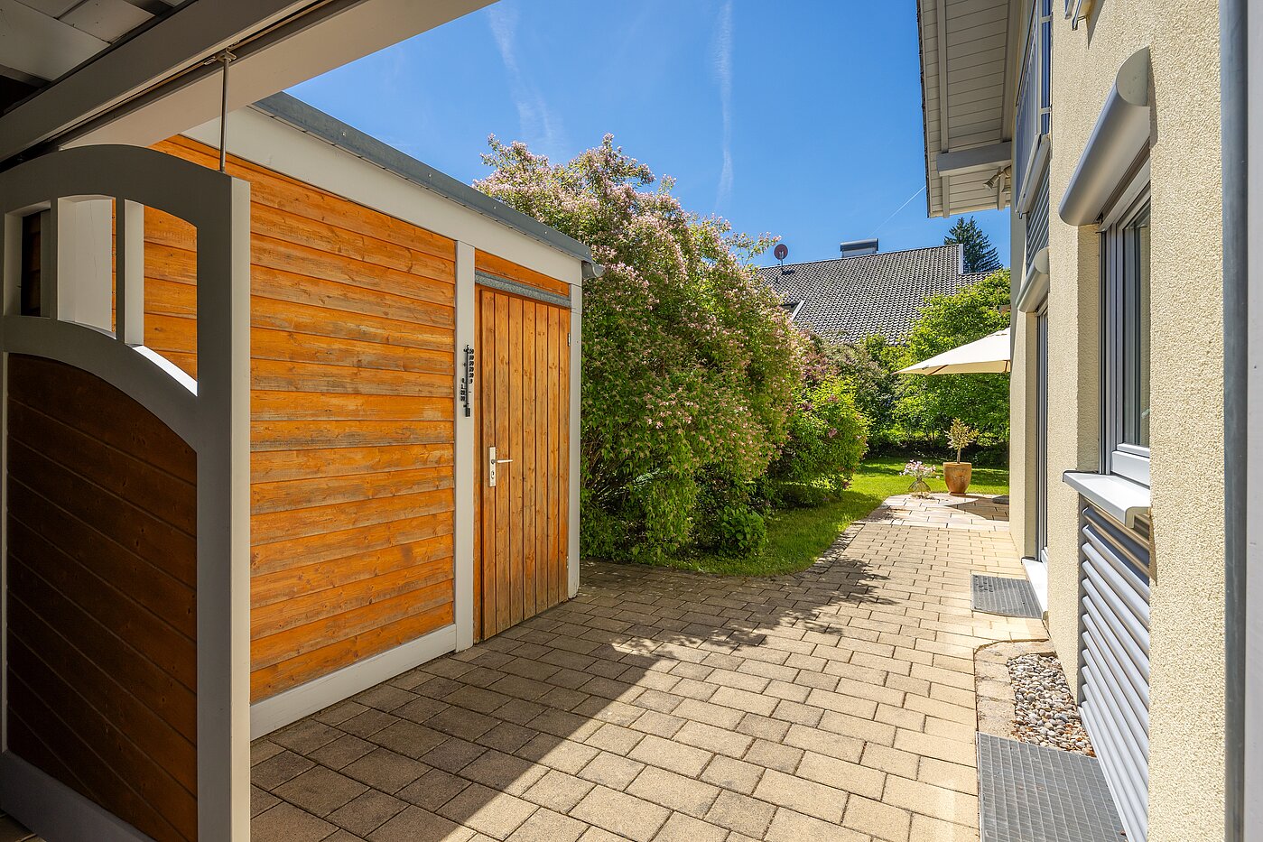 一戸建て 部屋数 5 部屋 | Icking | 70438 | ...zum Garten und Stauraum