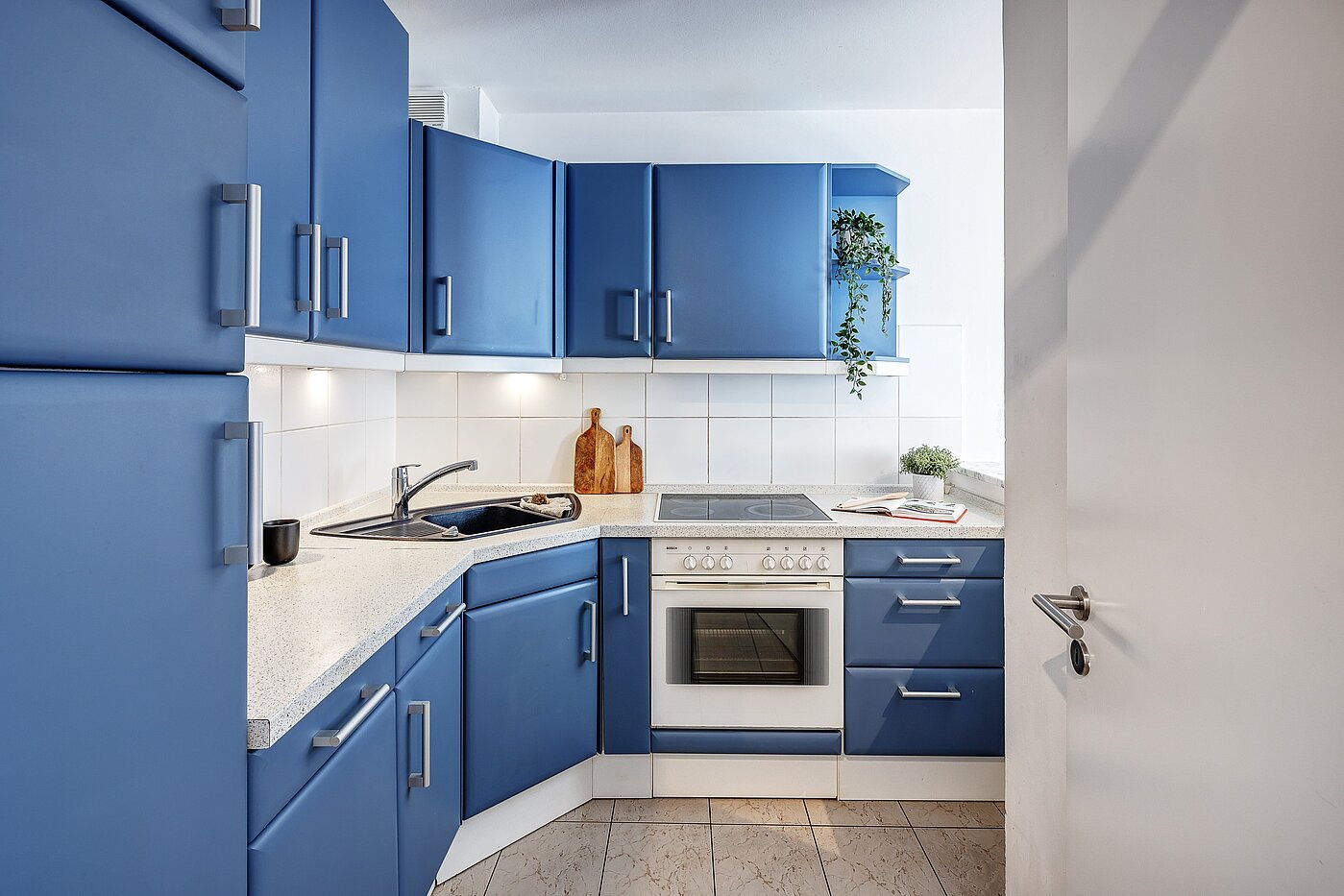 フラット 部屋数 3 部屋 | München-Schwabing | 2202ML12 | Die Küche, ein Blickfang...