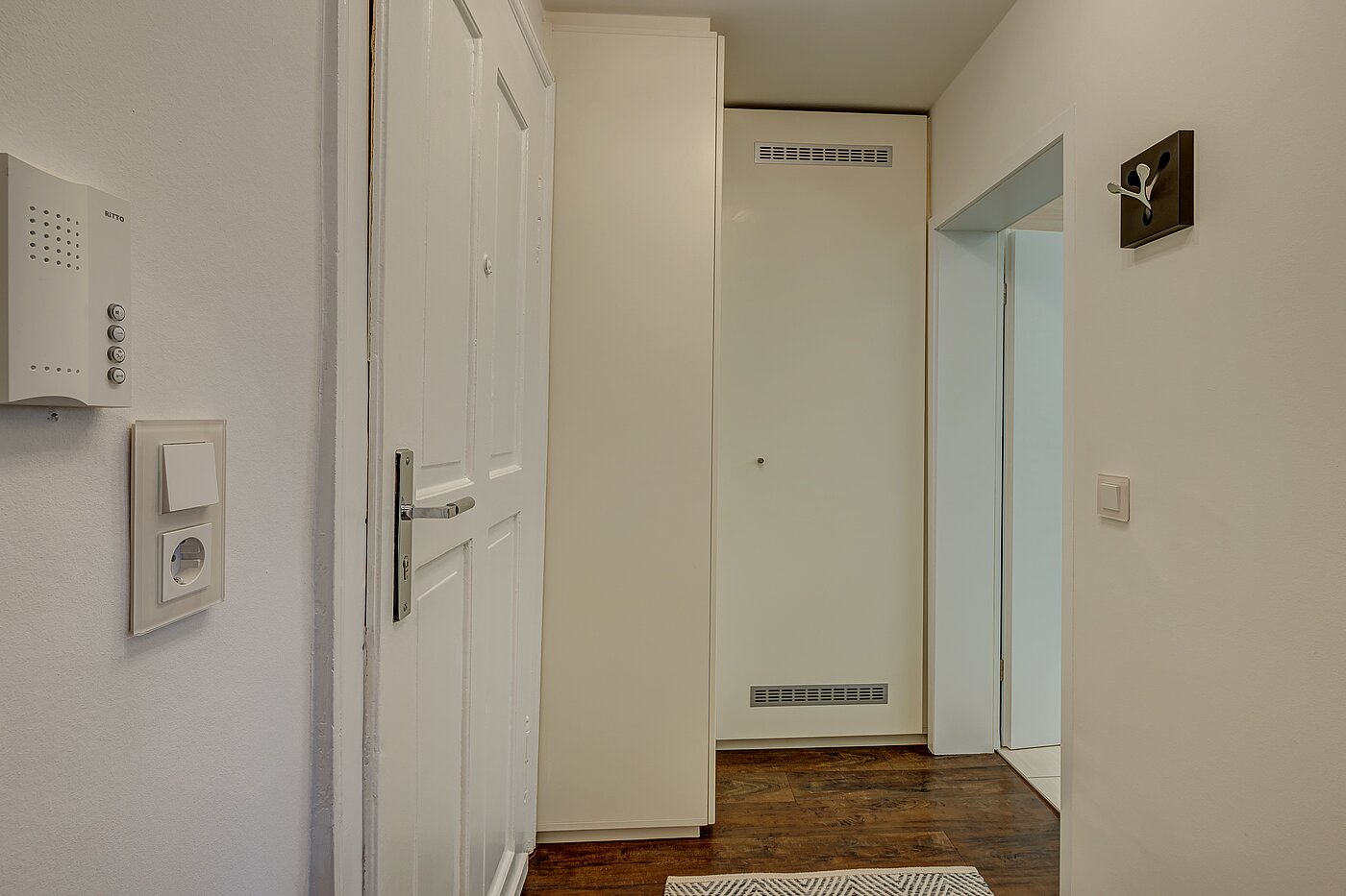 フラット 部屋数 1 部屋 | München-Neuhausen | 70235 | ... mit Garderobenschrank