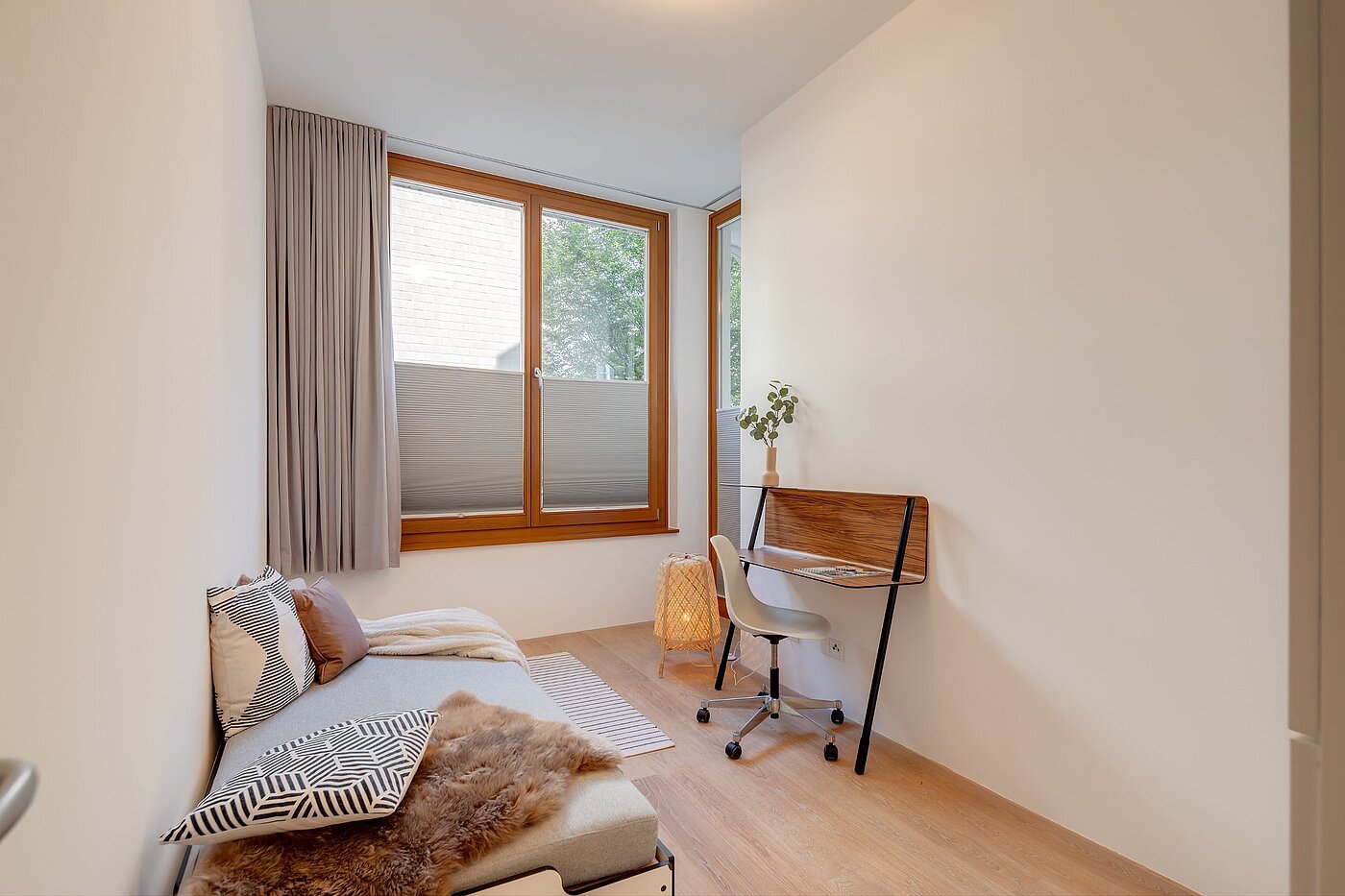 レイズド・グラウンドフロアー（一階が地表よりも高い） 部屋数 3 部屋 | München-Sendling | 2009ML8 | ...mit Fenster