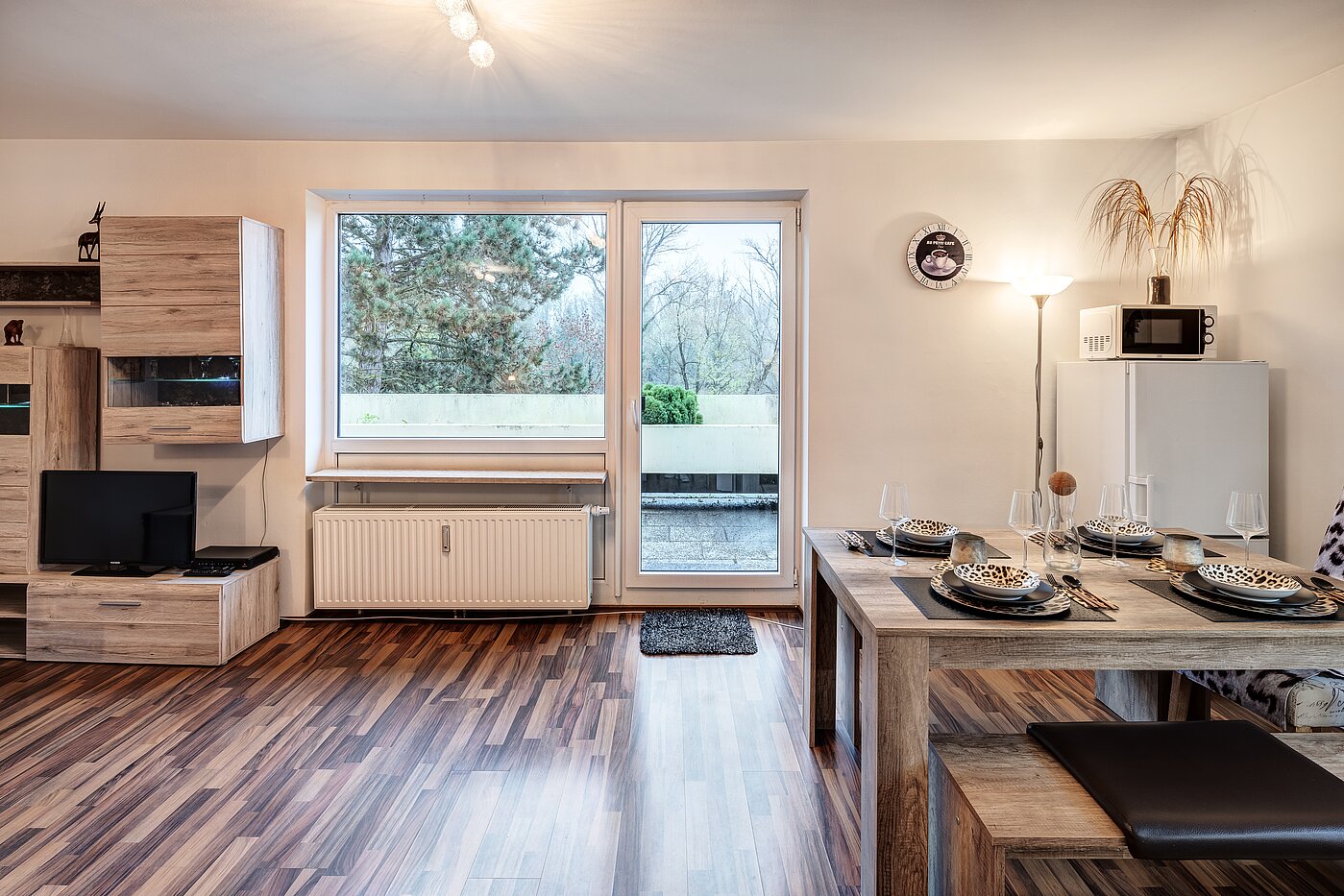 フラット 部屋数 1 部屋 | Karlsfeld | 70460 | Wohn- und Essfbereich