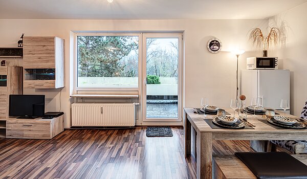 フラット 部屋数 1 部屋 | Karlsfeld | 70460 | Wohn- und Essfbereich