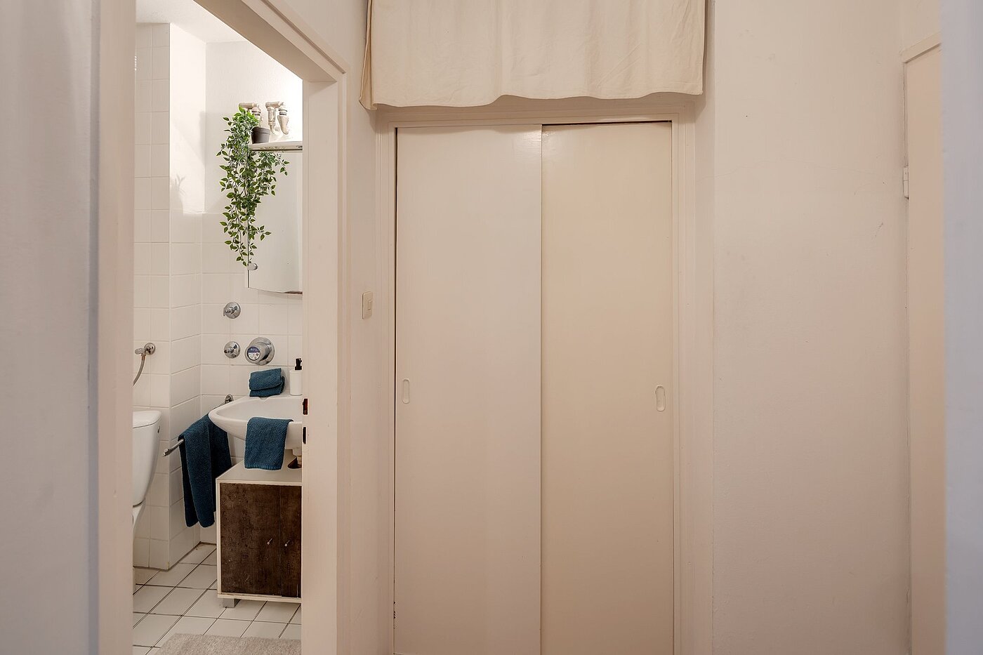 フラット 部屋数 1 部屋 | München-Bogenhausen | 2012ML2 | Wandschrank im Flur