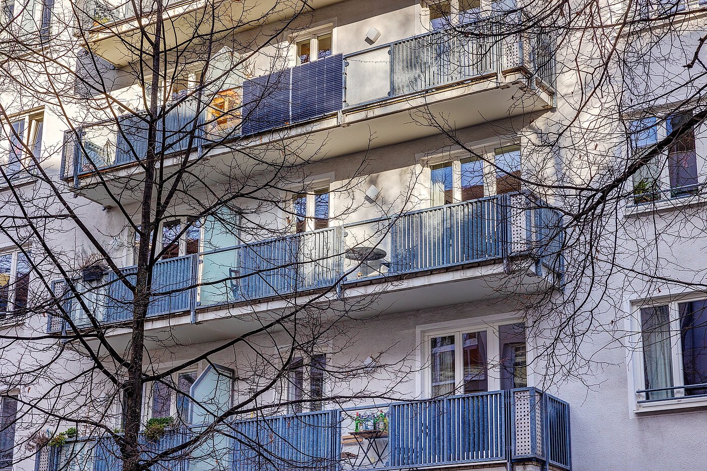 フラット 部屋数 3 部屋 | München-Schwabing | 2212ML1 | Hausansicht im Winter...