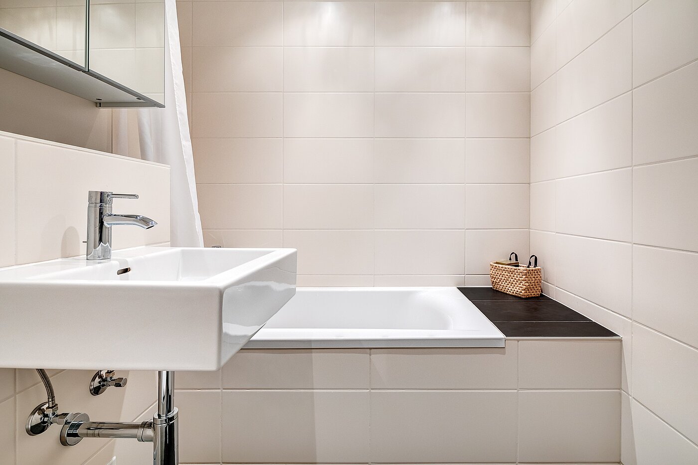 フラット 部屋数 2 部屋 | München-Obersendling | 701825 | ...mit Badewanne