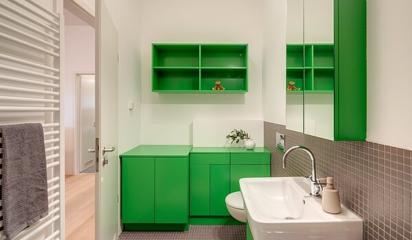 レイズド・グラウンドフロアー（一階が地表よりも高い） 部屋数 3 部屋 | München-Sendling | 2009ML8 | Modernes Wannenbad...