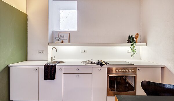 ロフトフラット 部屋数 1 部屋 | München-Isarvorstadt | 2211ML7 | Die breite Küchenzeile...