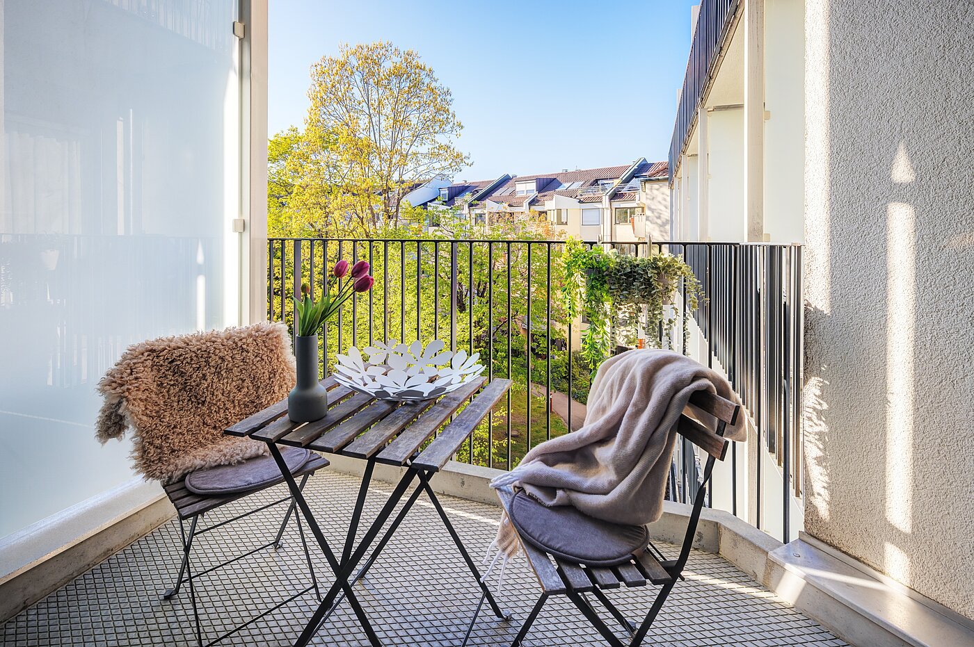 Apartment 部屋数 1.5 部屋 | München-Bogenhausen | 70378 | ...auf dem Balkon...