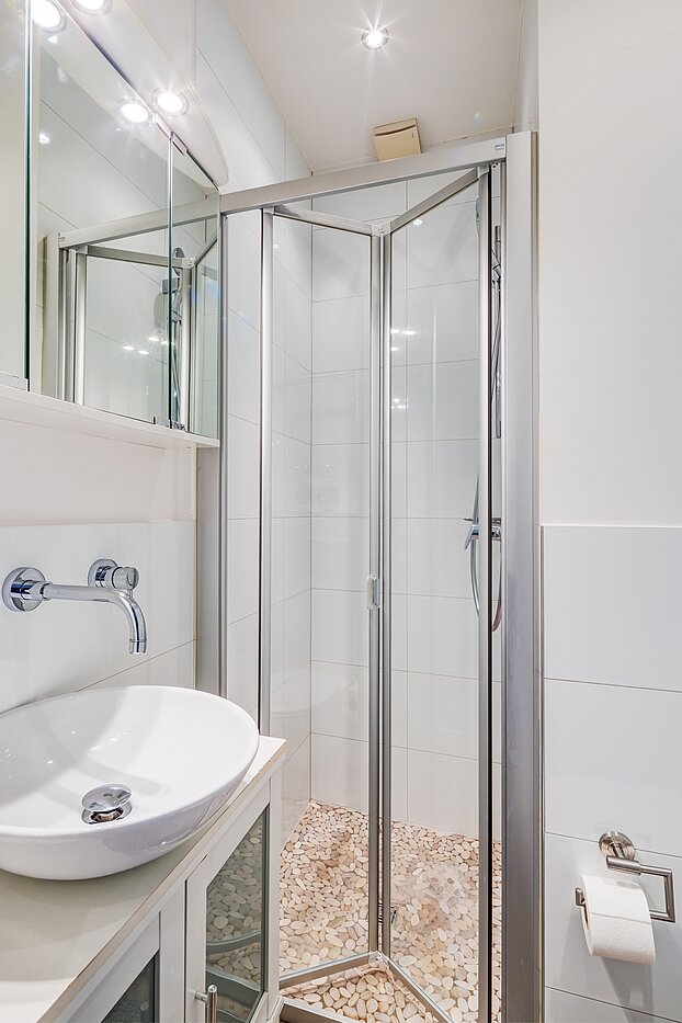 フラット 部屋数 4 部屋 | München-Neuhausen | 70471 | ...mit Dusche