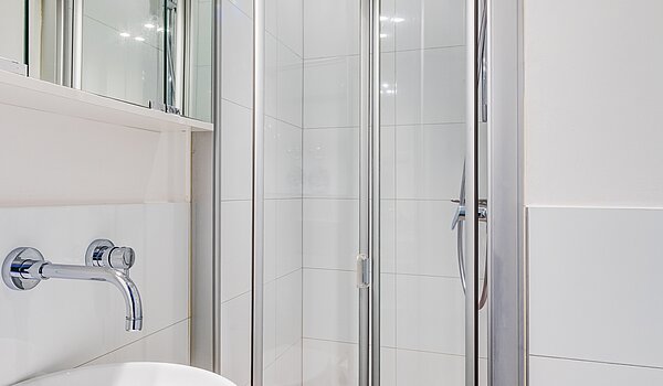 フラット 部屋数 4 部屋 | München-Neuhausen | 70471 | ...mit Dusche