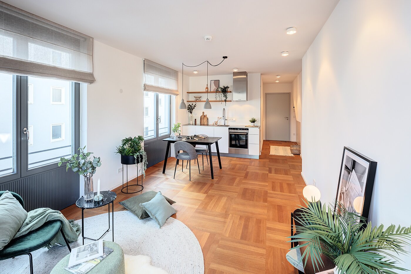 フラット 部屋数 2 部屋 | München-Schwabing | 70195 | ...hellen Wohnbereich