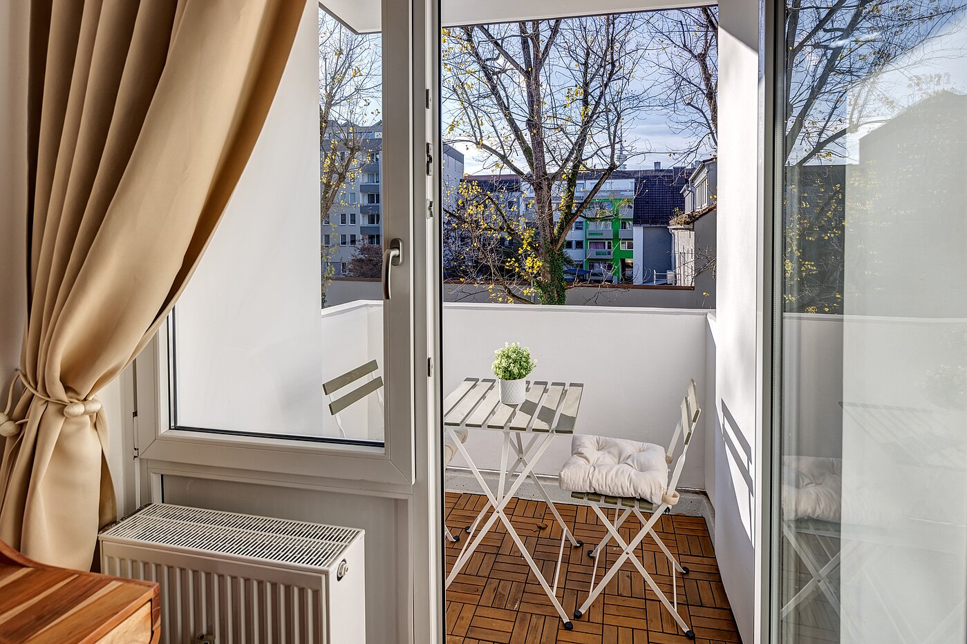 Apartment 部屋数 1 部屋 | München-Milbertshofen | 70183 | ...und Zugang zum Balkon