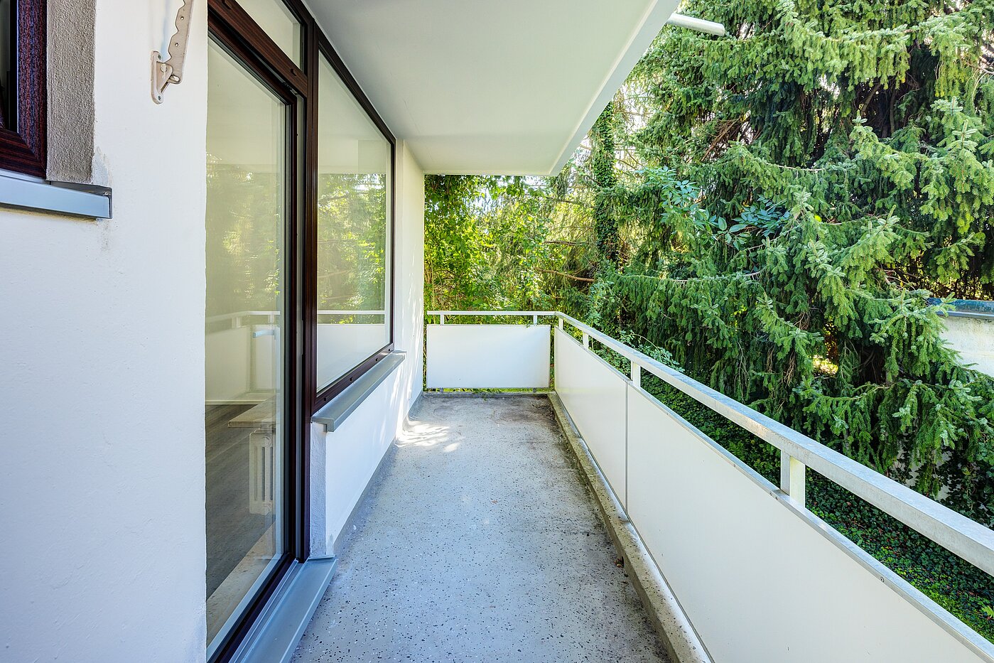 レイズド・グラウンドフロアー（一階が地表よりも高い） 部屋数 1 部屋 | München-Obermenzing | 70282 | ...