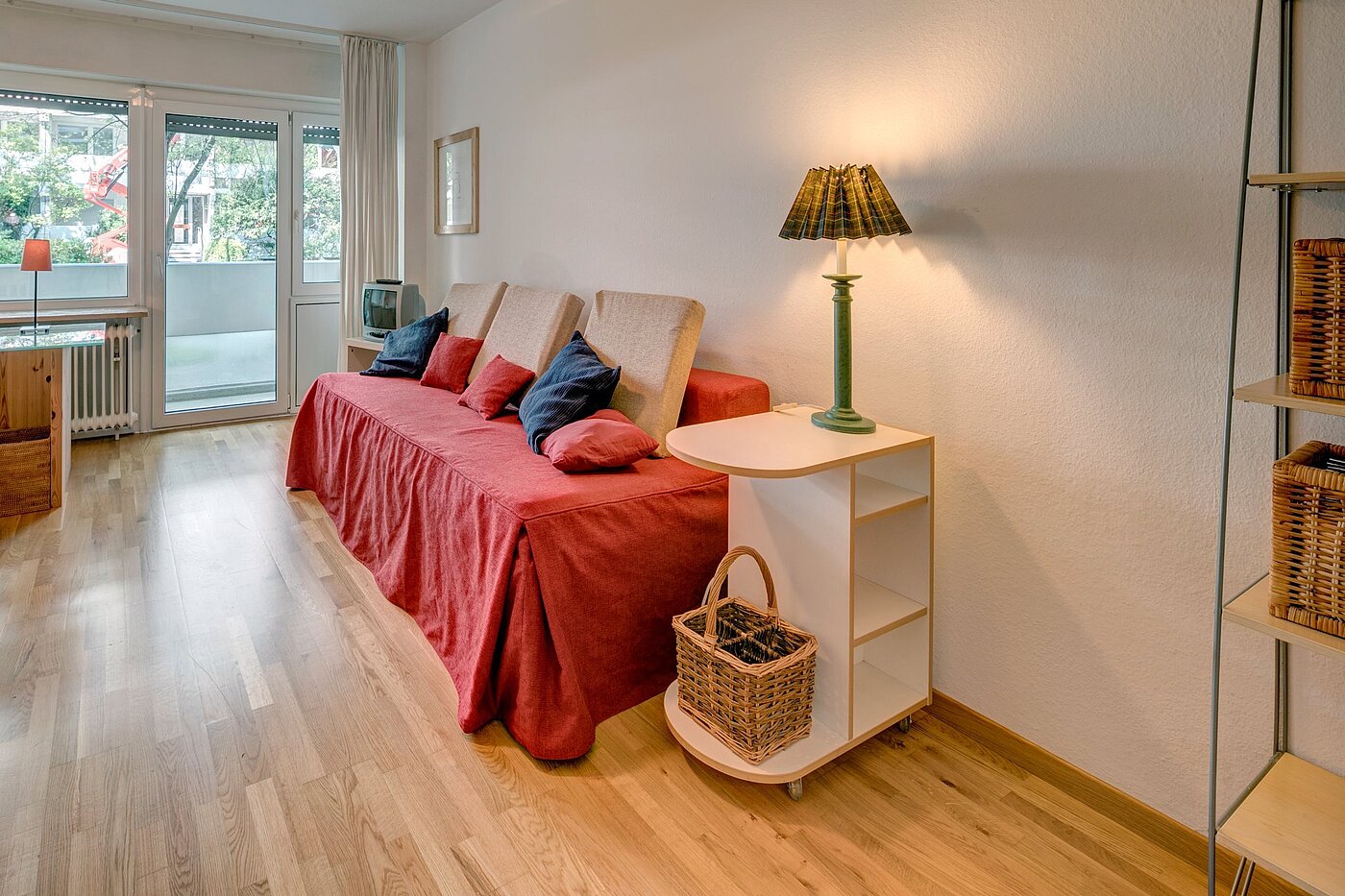 レイズド・グラウンドフロアー（一階が地表よりも高い） 部屋数 1 部屋 | München-Neuhausen | 1911ML10 | Wohnen