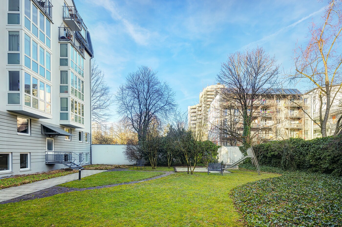 フラット 部屋数 2 部屋 | München-Schwabing | 70102 | ...begrünten Innenhof