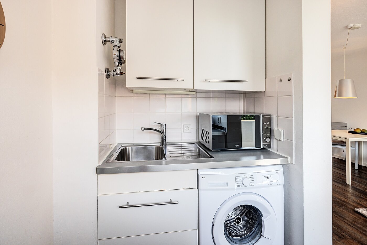 フラット 部屋数 1 部屋 | München-Neuhausen | 702271 | ...integriertem Waschtrockner