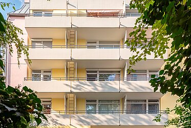Neuhausen：レオンロート広場近くの魅力的な住宅3戸