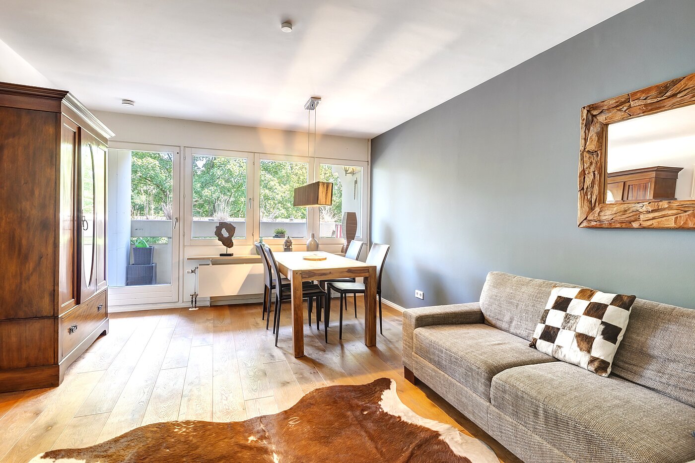 フラット 部屋数 2 部屋 | München-Obersendling | 701825 | ...mit großen Fensterfronten...