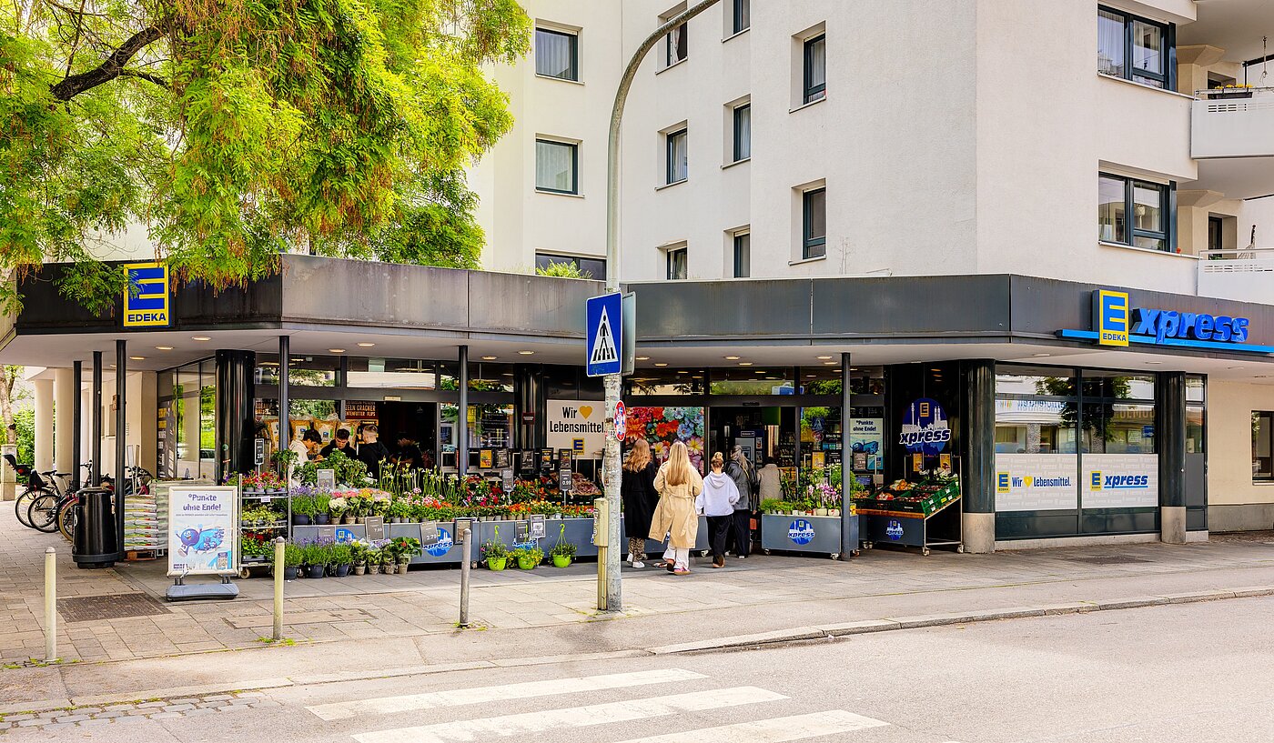 フラット 部屋数 1 部屋 | München-Neuhausen | 70235 | ...in unmittelbarer Nähe