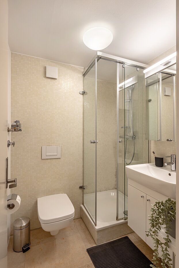 フラット 部屋数 2 部屋 | München-Solln | 704181 | ...mit Dusche
