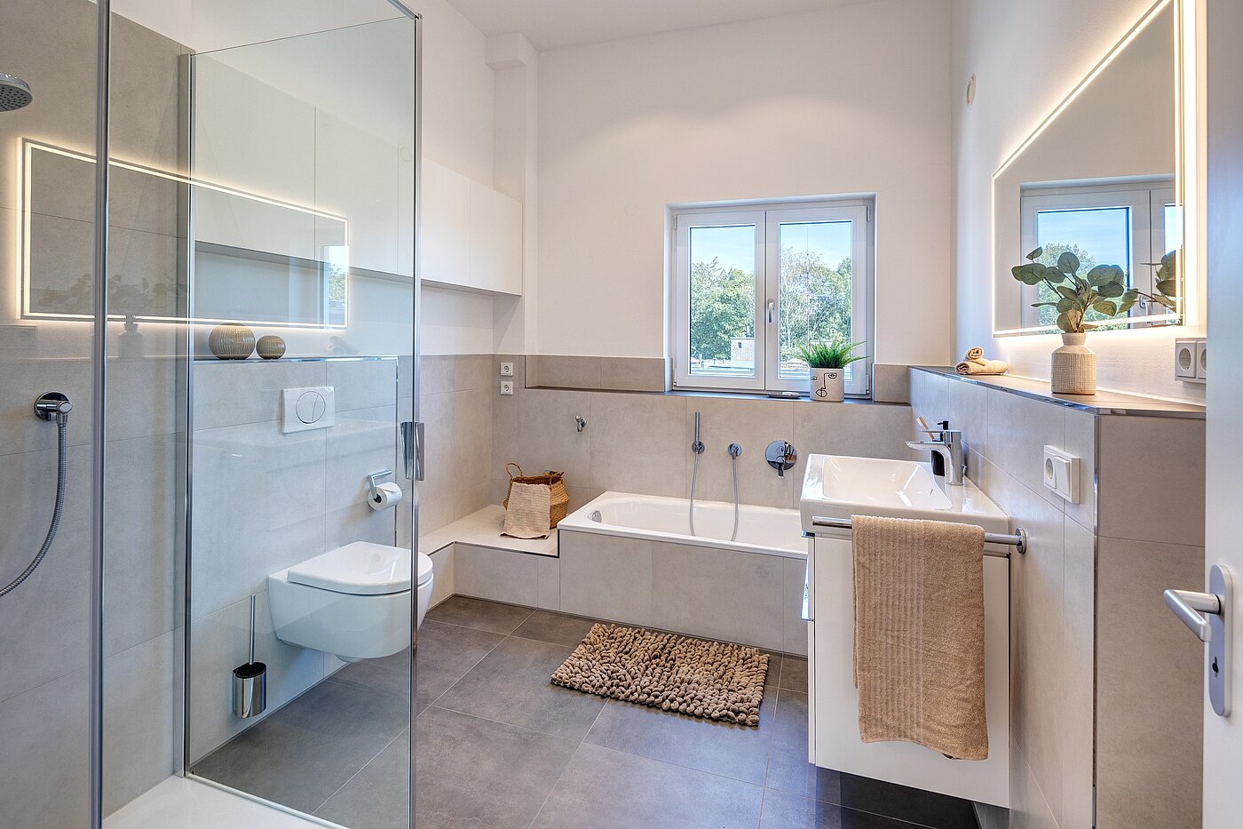 メゾネット・マンション（複数階にわたるマンション） 部屋数 4 部屋 | München-Obermenzing | 701553 | Helles Bad mit Badewanne...