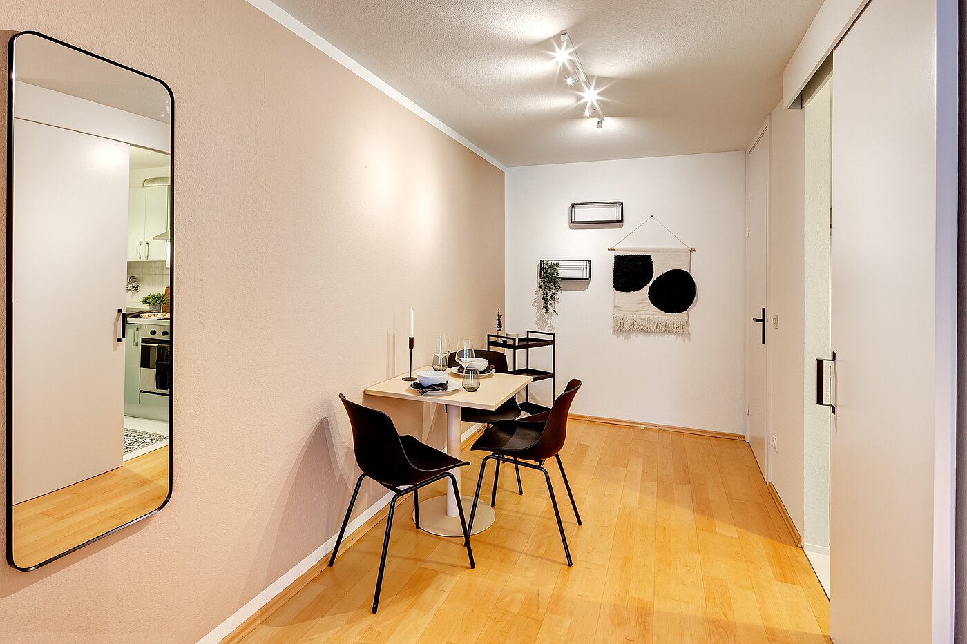 フラット 部屋数 1 部屋 | München-Maxvorstadt | 70132 | Ansprechende Essecke