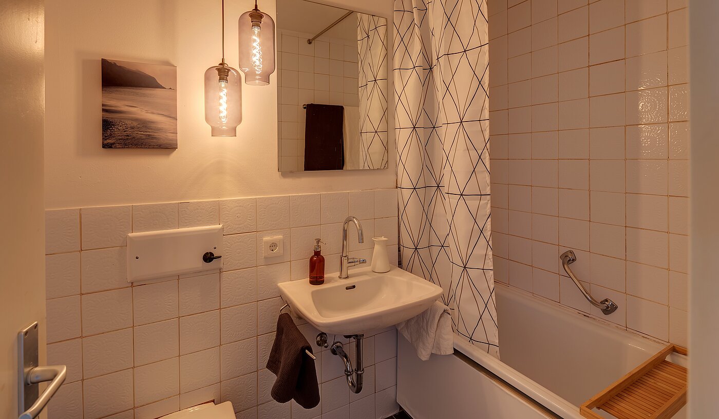 フラット 部屋数 1 部屋 | München-Au | 2211ML1 | Badezimmer mit Wanne und...