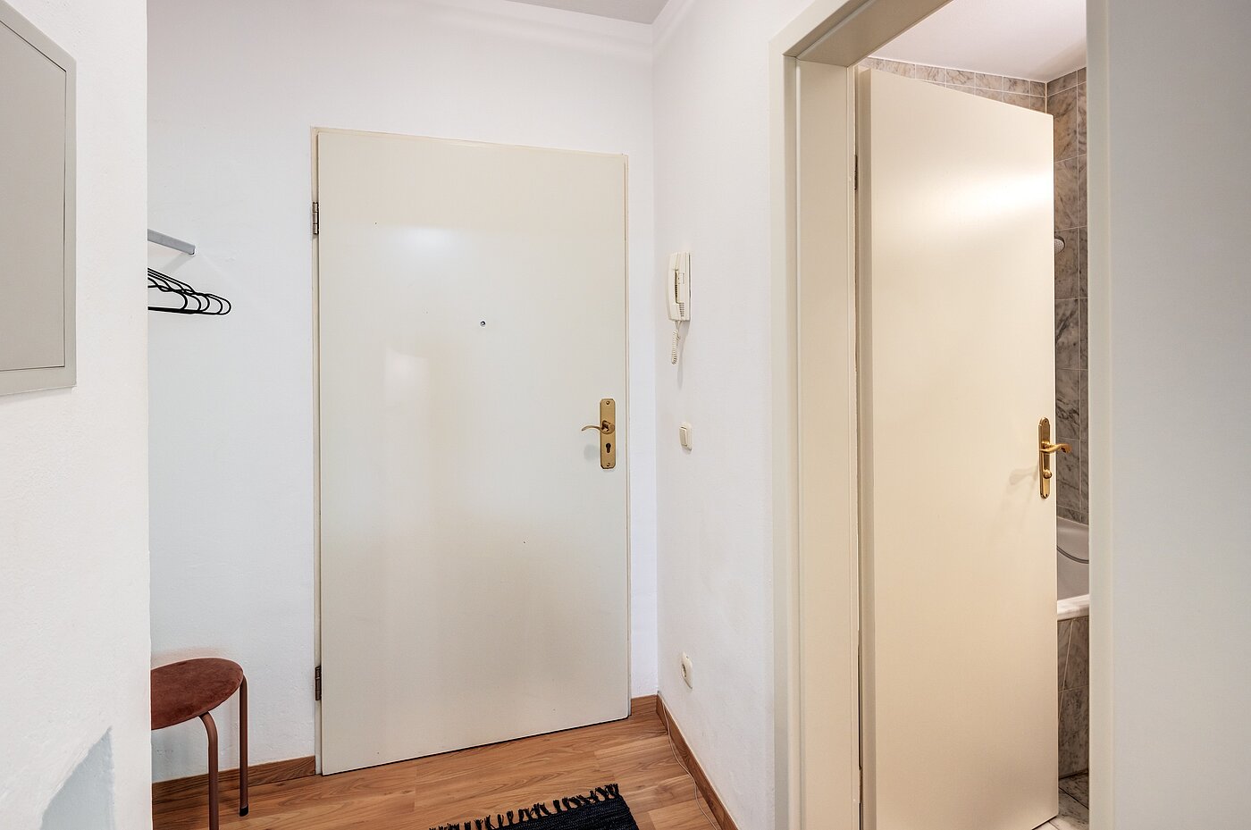 フラット 部屋数 1 部屋 | München-Schwabing | 70249 | Eingangsbereich mit...