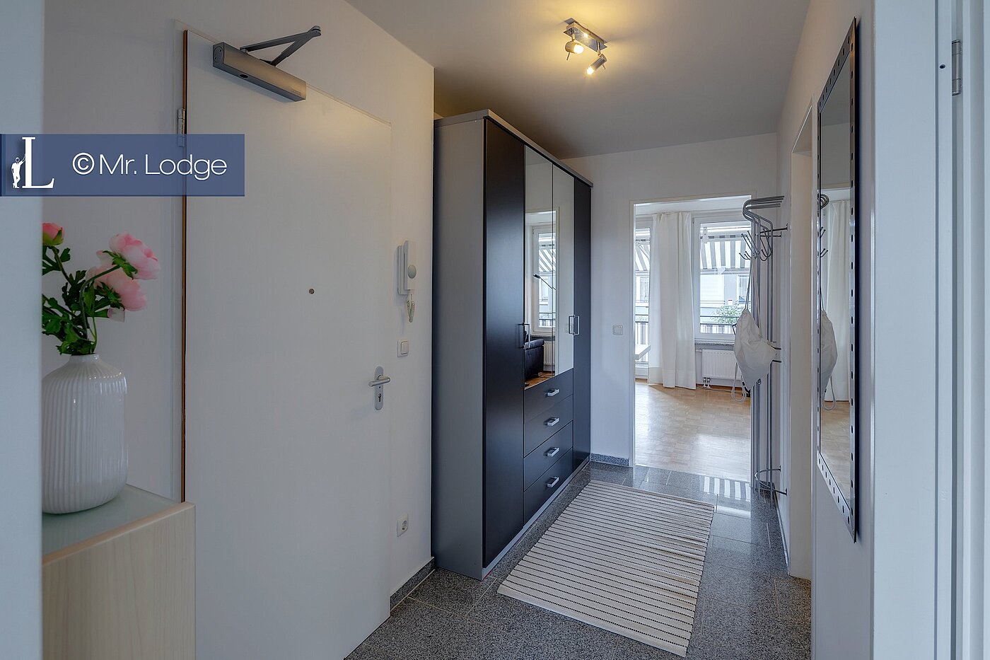 フラット 部屋数 2 部屋 | München-Trudering | 1907ML1 | Geräumiger Flur