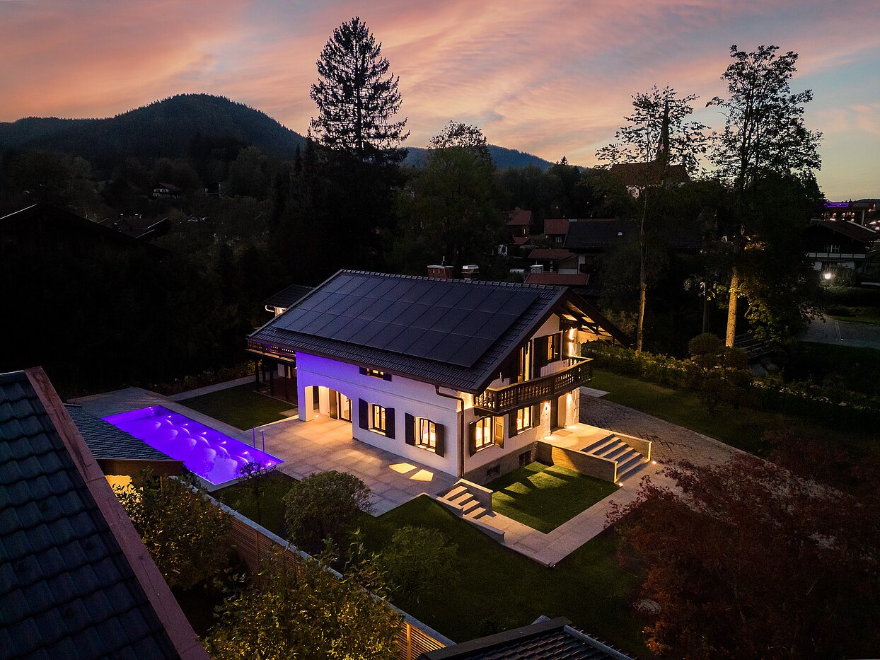 特別物件 部屋数 15 部屋 | Bad Wiessee | 701591 | Luftaufnahme vom Landhaus