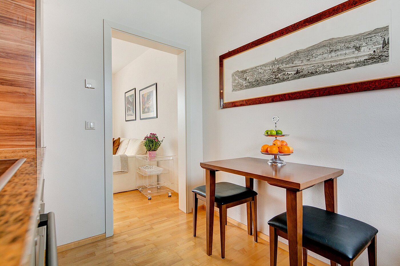 フラット 部屋数 3 部屋 | München-Riem | 1906ML3 | ...mit Platz zum Frühstücken.