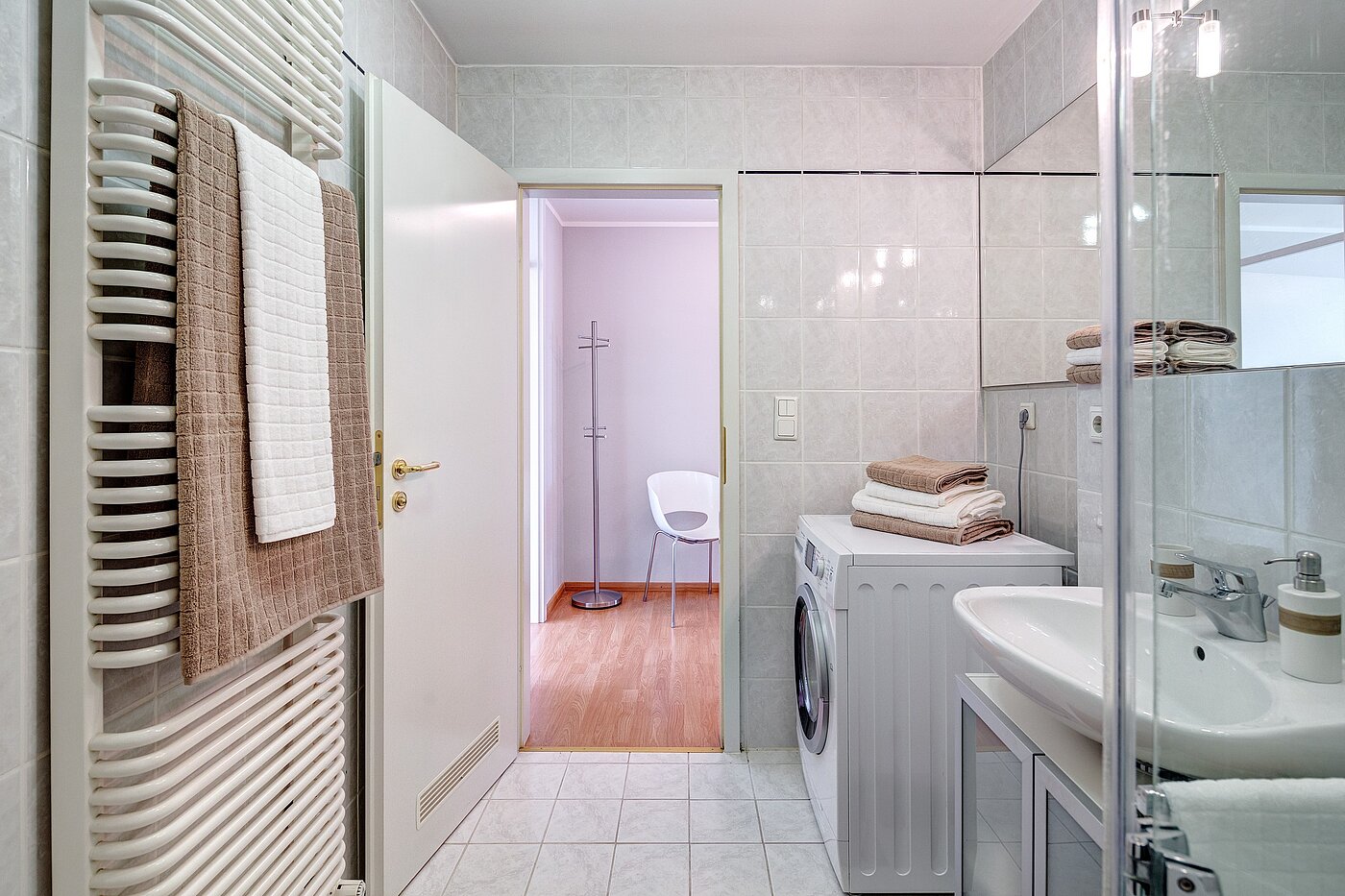 フラット 部屋数 2 部屋 | München-Schwabing | 70102 | Handtuchheizkörper und Wasch-Trockner