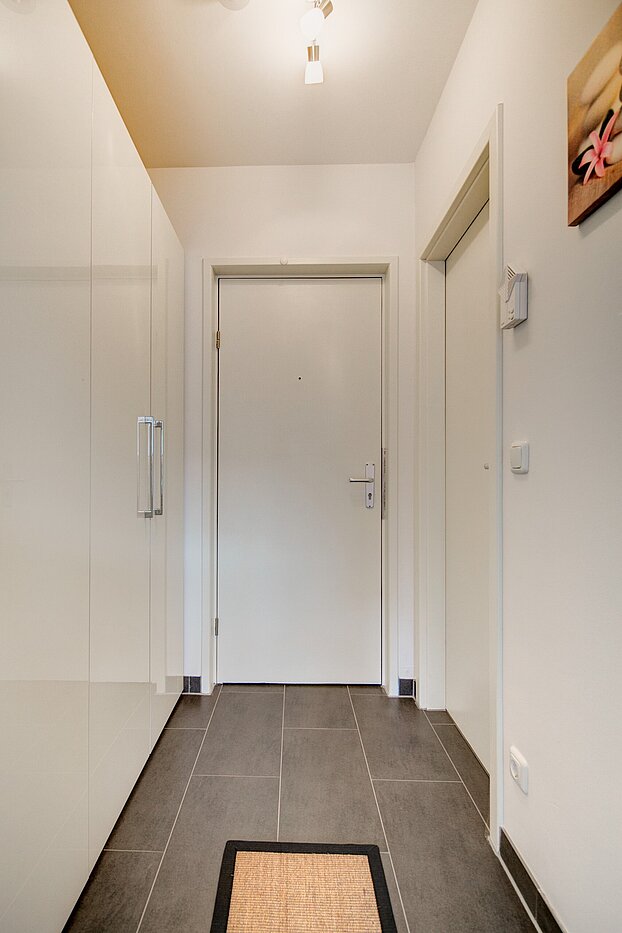 フラット 部屋数 1 部屋 | München-Berg am Laim | 70064 | Flur mit Garderobenschrank