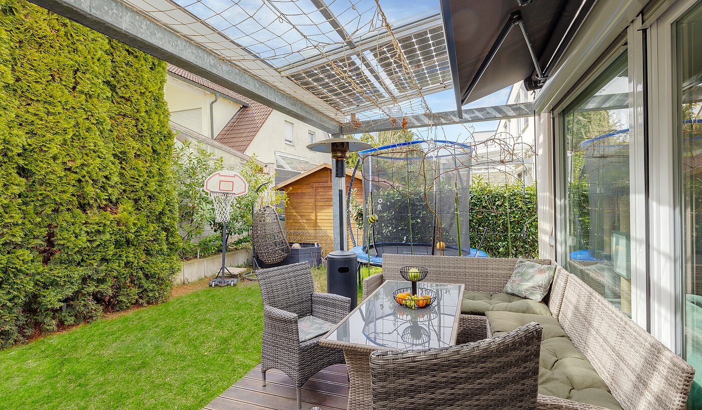 セミ・デタッチド・ハウス（一戸建てを二つに分けた家屋） 部屋数 5 部屋 | Unterföhring | 70119 | Platz zum Spielen