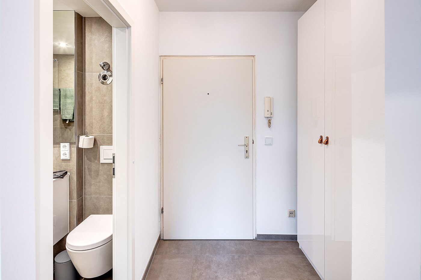 Apartment 部屋数 1 部屋 | München-Pasing | 70302 | Blick auf die Tür