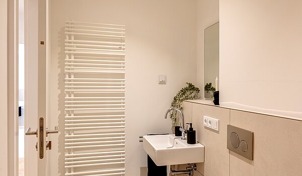 Terrassenwohnung 部屋数 3 部屋 | München-Harlaching | 70371 | Gästetoilette mit...