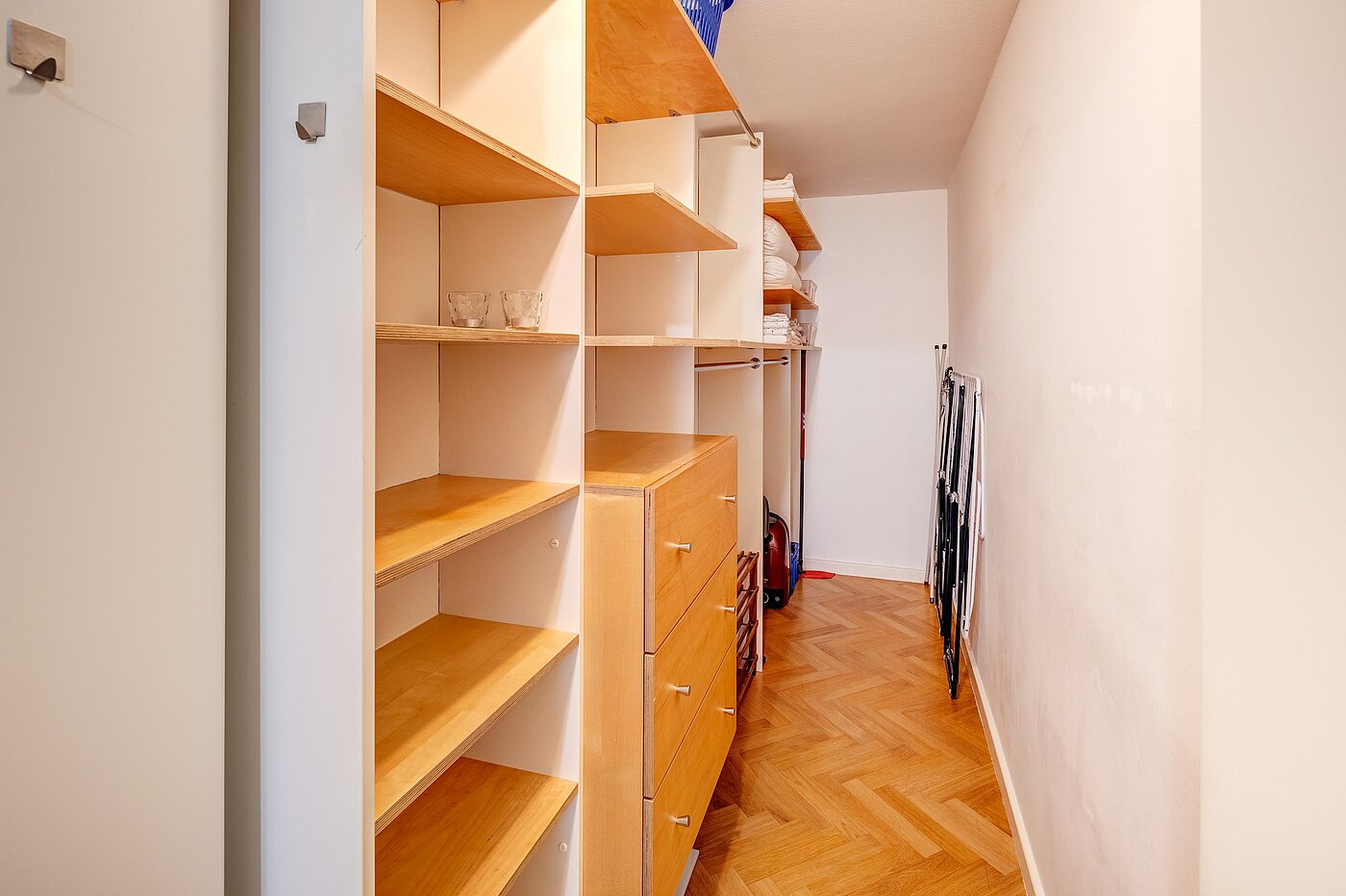 フラット 部屋数 3 部屋 | München-Schwabing | 2212ML1 | Ausreichend Stauraum