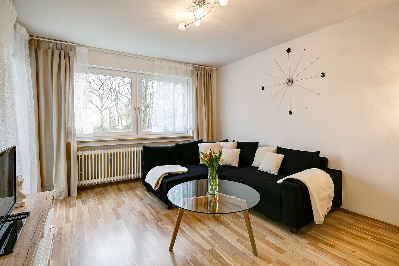 レイズド・グラウンドフロアー（一階が地表よりも高い） 部屋数 2 部屋 | München-Sendling-Westpark | 2001ML1