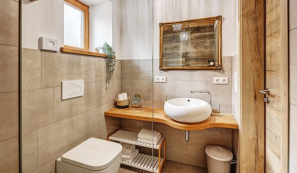 フラット 部屋数 6 部屋 | 70095 | ...mit Bad en Suite...